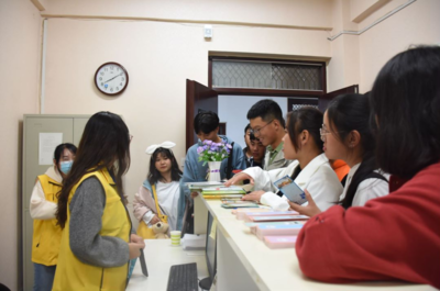 我校2020級新生參觀體驗大學生心理健康教育與指導中心